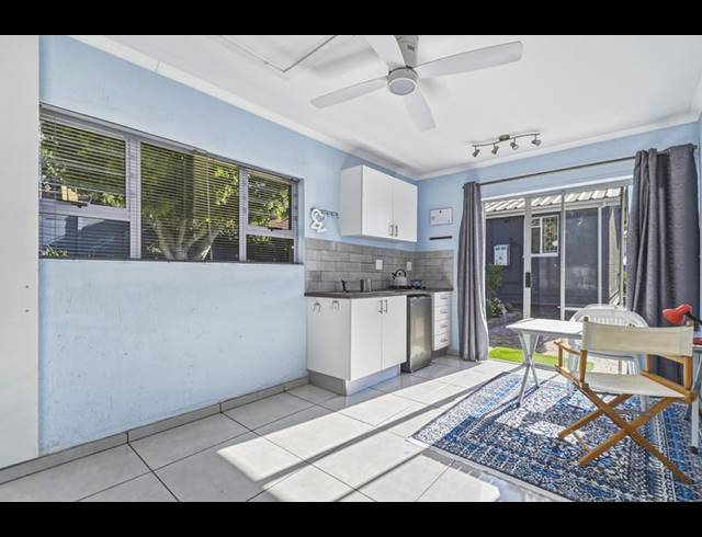 4 BEDROOM PROPERTY TO RENT IN LAKESIDE